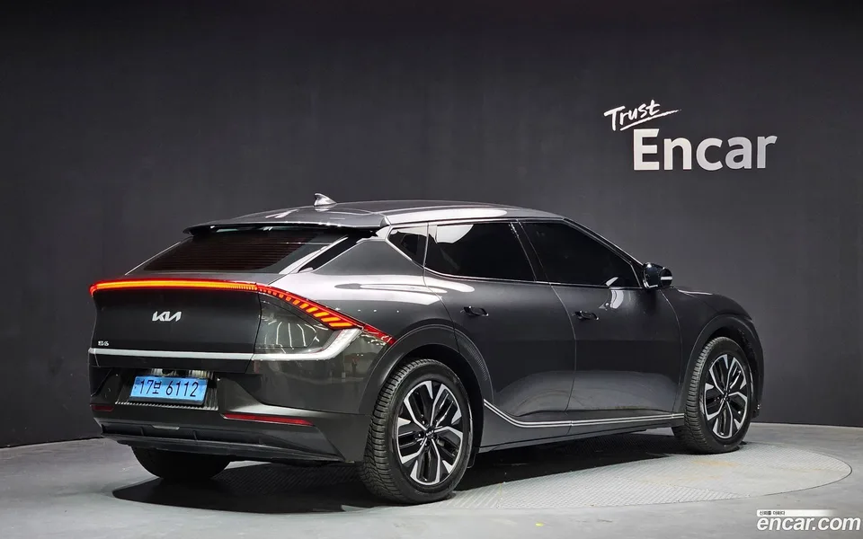 Kia EV6 4WD 2022 — миниатюра 2