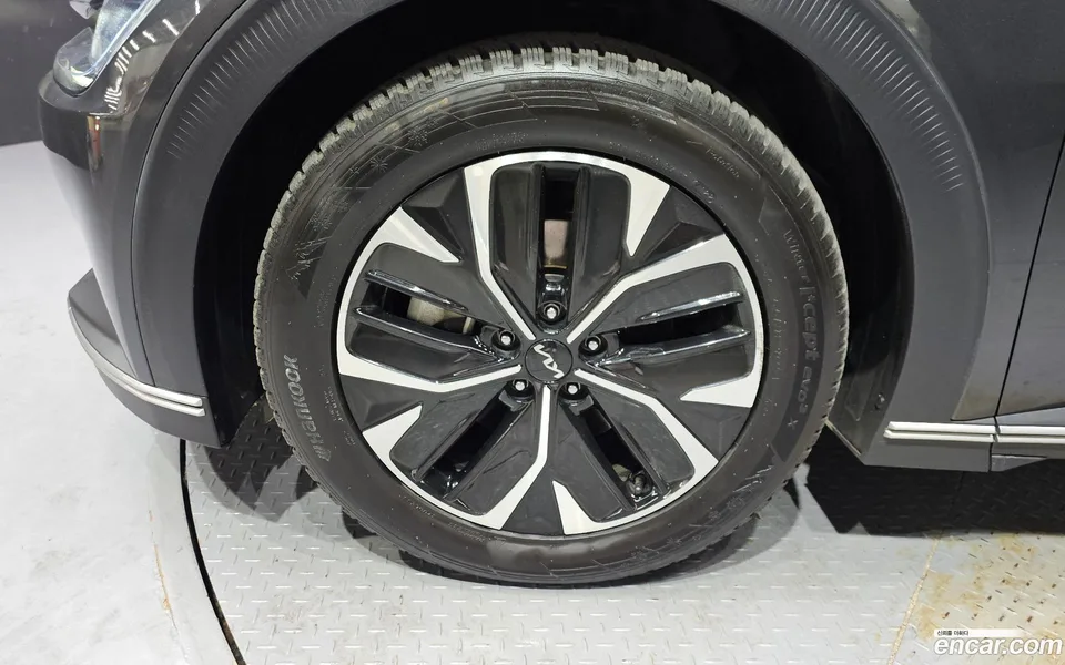 Kia EV6 4WD 2022 — миниатюра 5