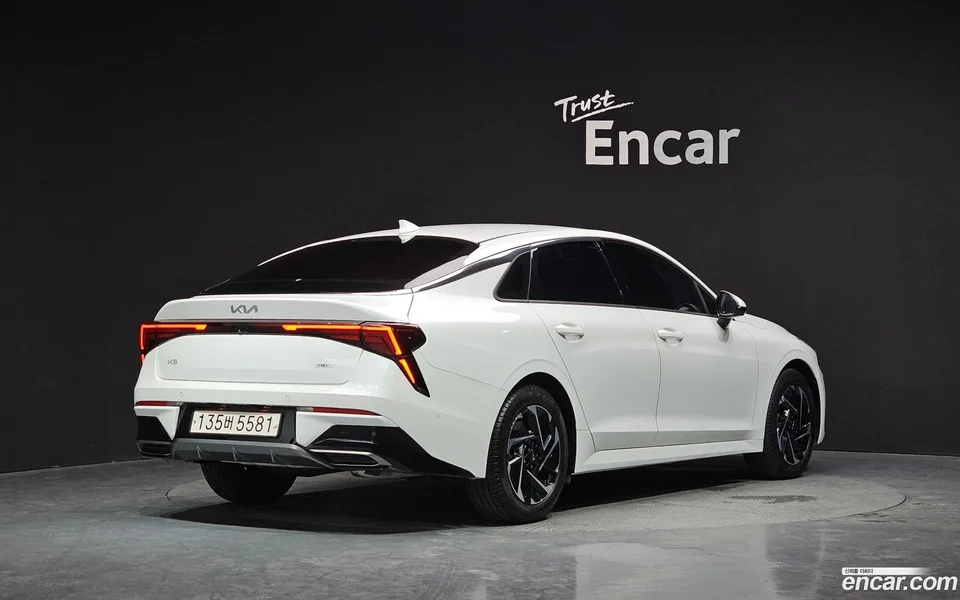 Kia K5 Hybrid 2023 — миниатюра 2