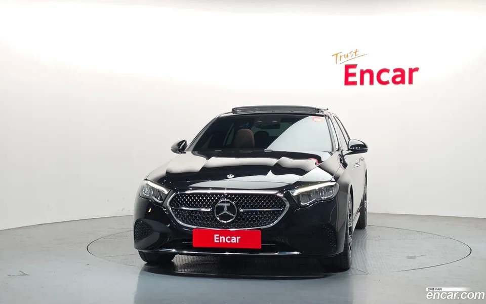 Mercedes-Benz E-Class E200 2025 — миниатюра 3