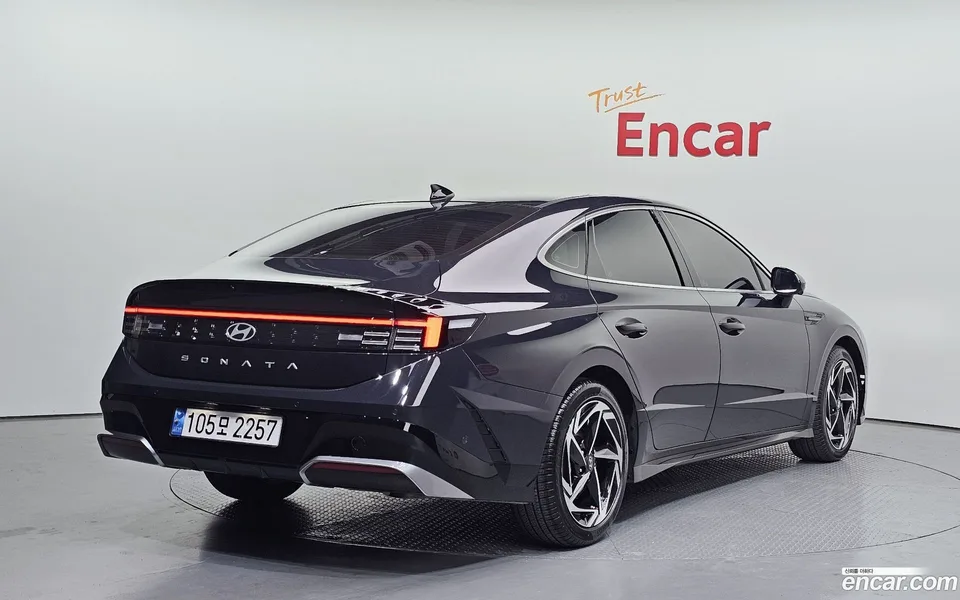 Hyundai Sonata The Edge Hybrid 2024 — миниатюра 2