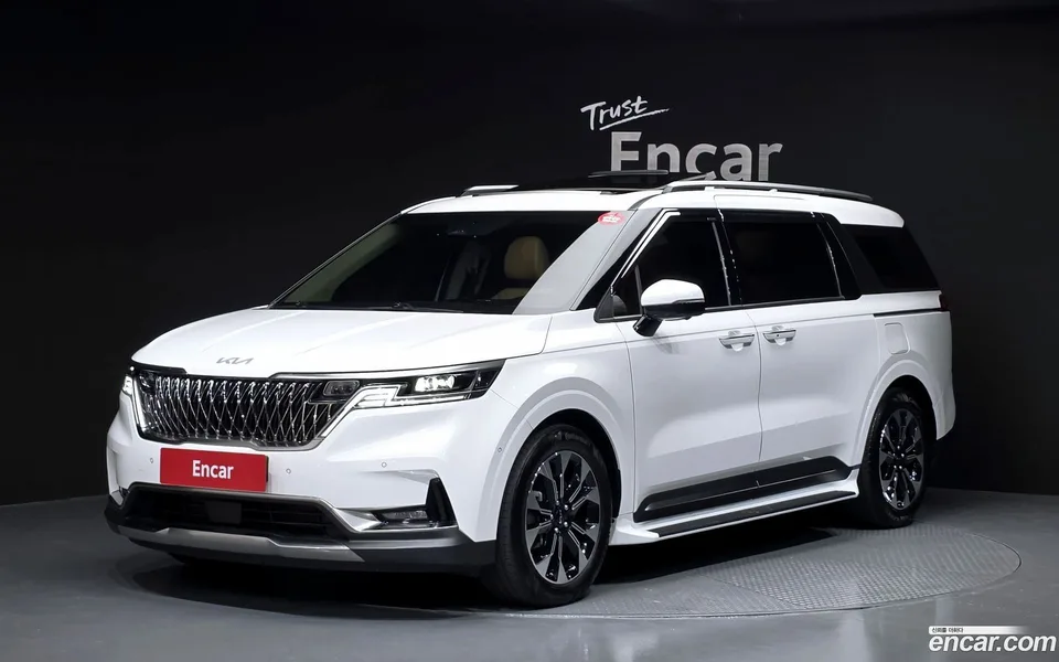 Kia Carnival 7 2023 — фото 1, купить с доставкой в Москву