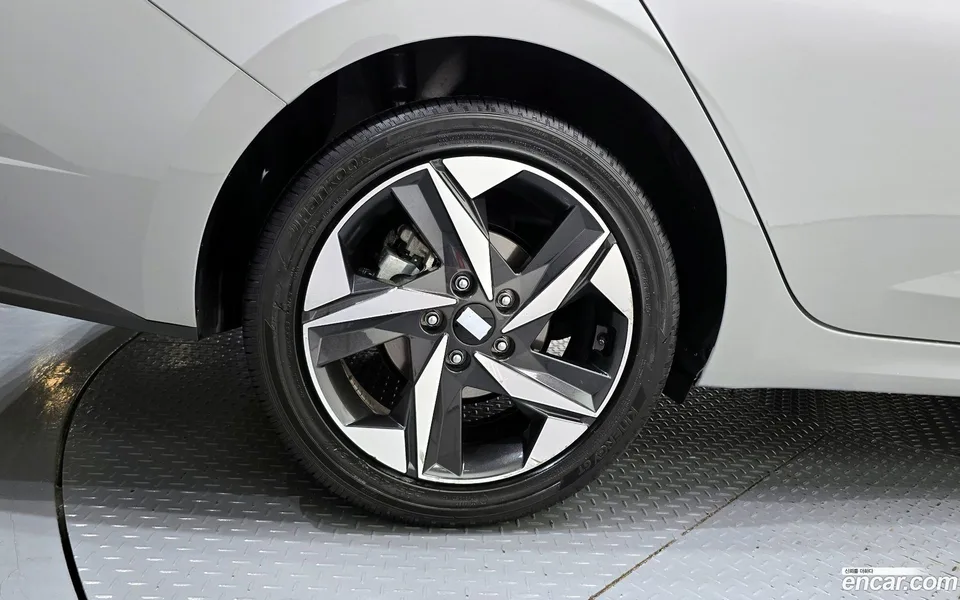 Hyundai Avante 1.6 2023 — миниатюра 5