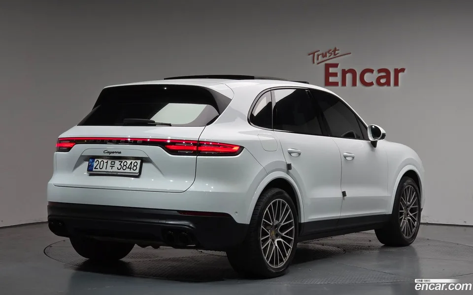 Porsche Cayenne 3.0 2022 — миниатюра 2