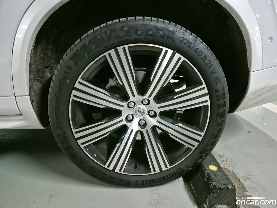 Volvo XC90 B6 2023 — миниатюра 2