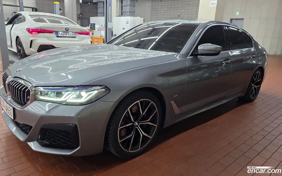 BMW 5 Series 530i M 2022 — фото 1, купить с доставкой в Москву
