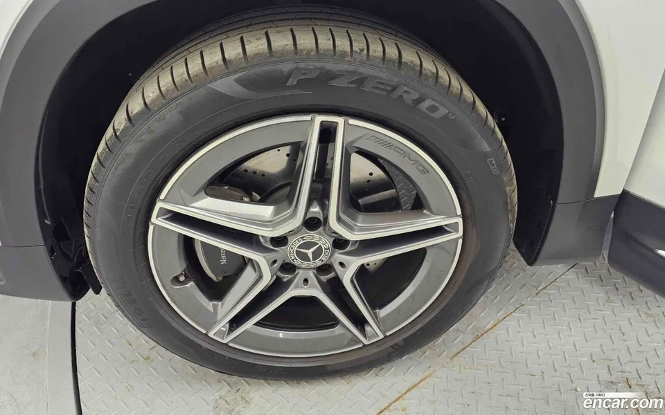 Mercedes-Benz GLB-Class GLB250 4MATIC 2025 — миниатюра 5