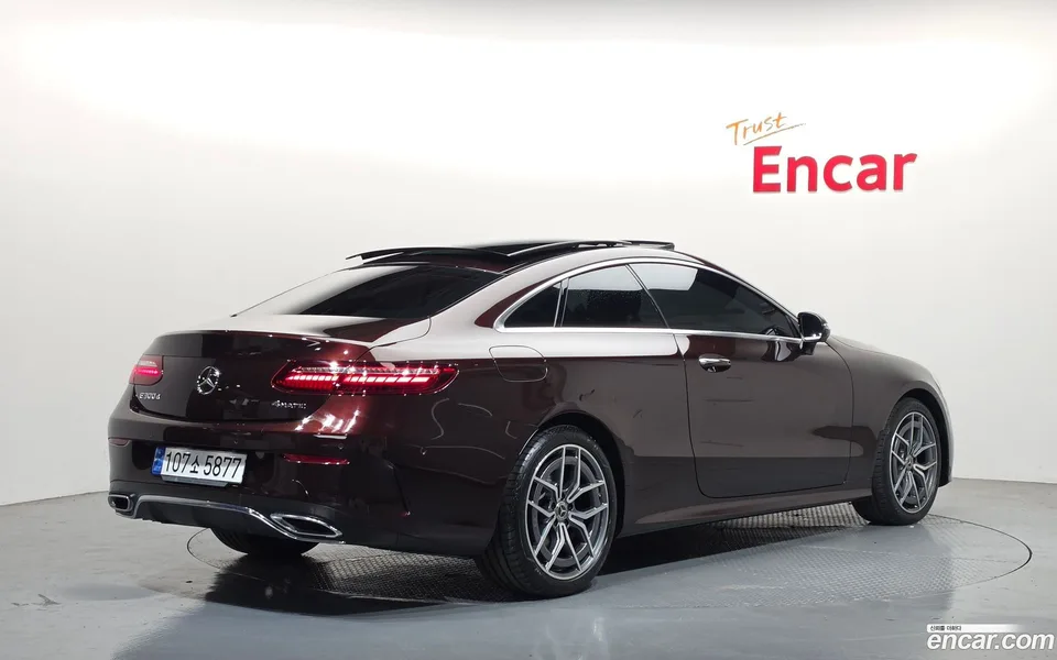 Mercedes-Benz E-Class E300d 4MATIC 2022 — миниатюра 2