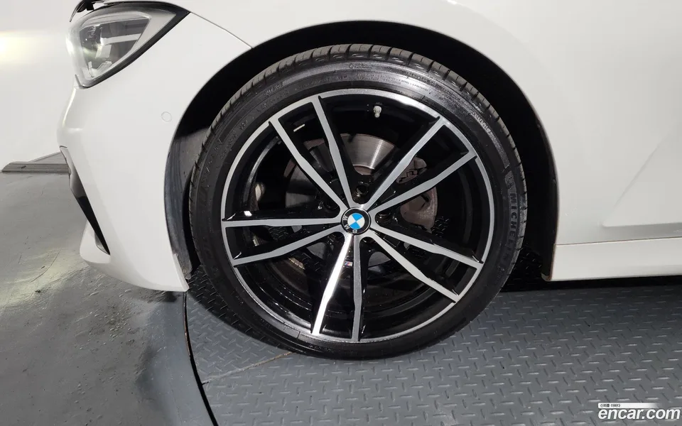 BMW 3 Series 320i M 2022 — миниатюра 5
