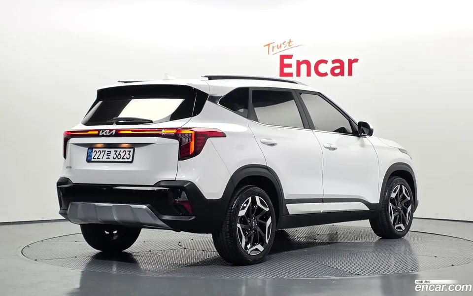 Kia Seltos 1.6 2WD 2024 — миниатюра 2