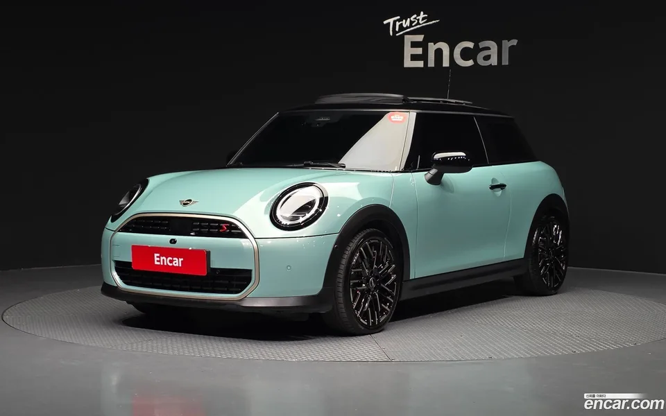 MINI Cooper S 2024 — фото 1, купить с доставкой в Москву