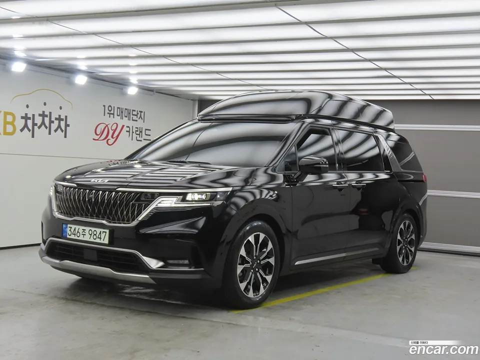 Kia Carnival 9 () 2022 — фото 1, купить с доставкой в Москву