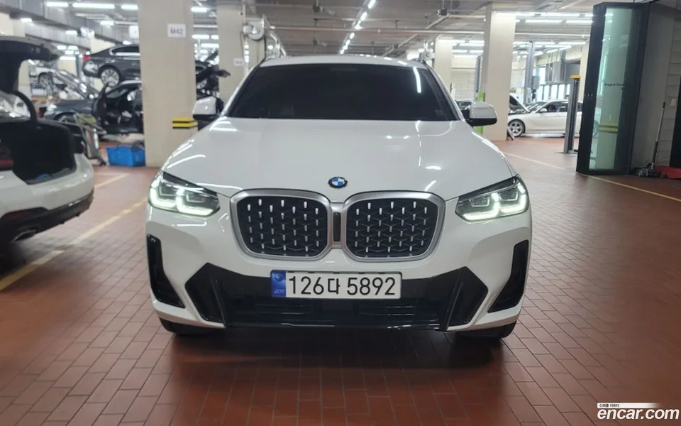 BMW X4 xDrive20i M 2022 — миниатюра 3