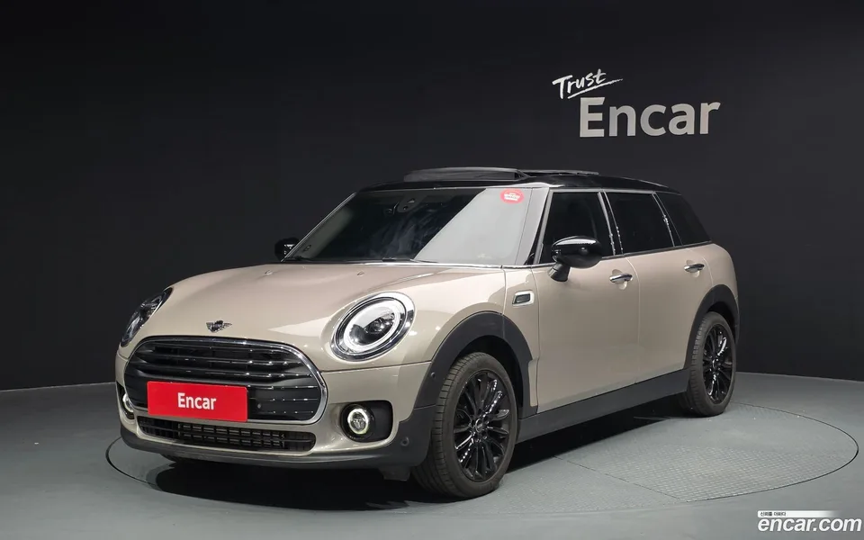 MINI Cooper Clubman 2023 — фото 1, купить с доставкой в Москву