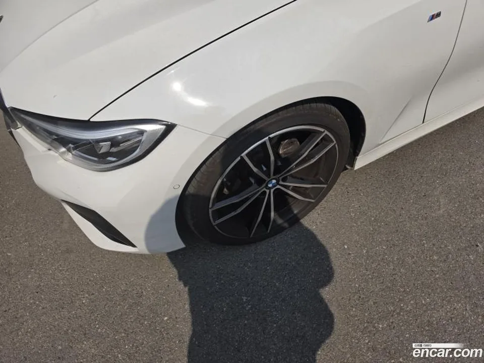 BMW 3 Series 320i M 2022 — миниатюра 2