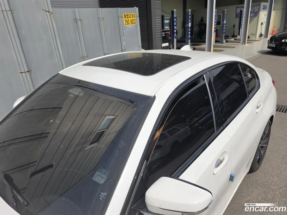 BMW 3 Series 320i M 2022 — миниатюра 3