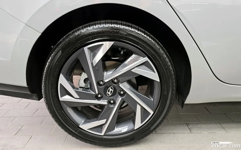 Hyundai Avante CN7 1.6 2025 — миниатюра 2