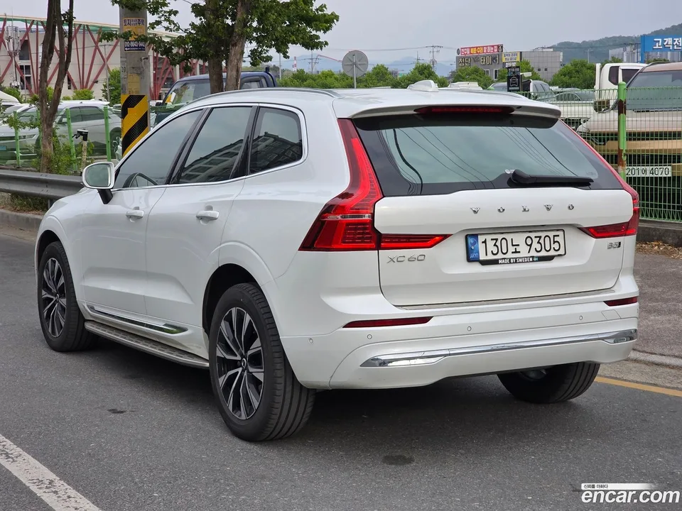 Volvo XC60 B5 2022 — миниатюра 4