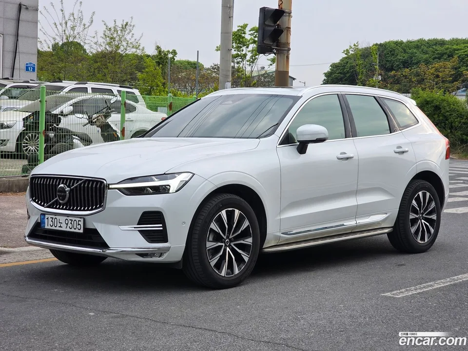 Volvo XC60 B5 2022 — фото 1, купить с доставкой в Москву