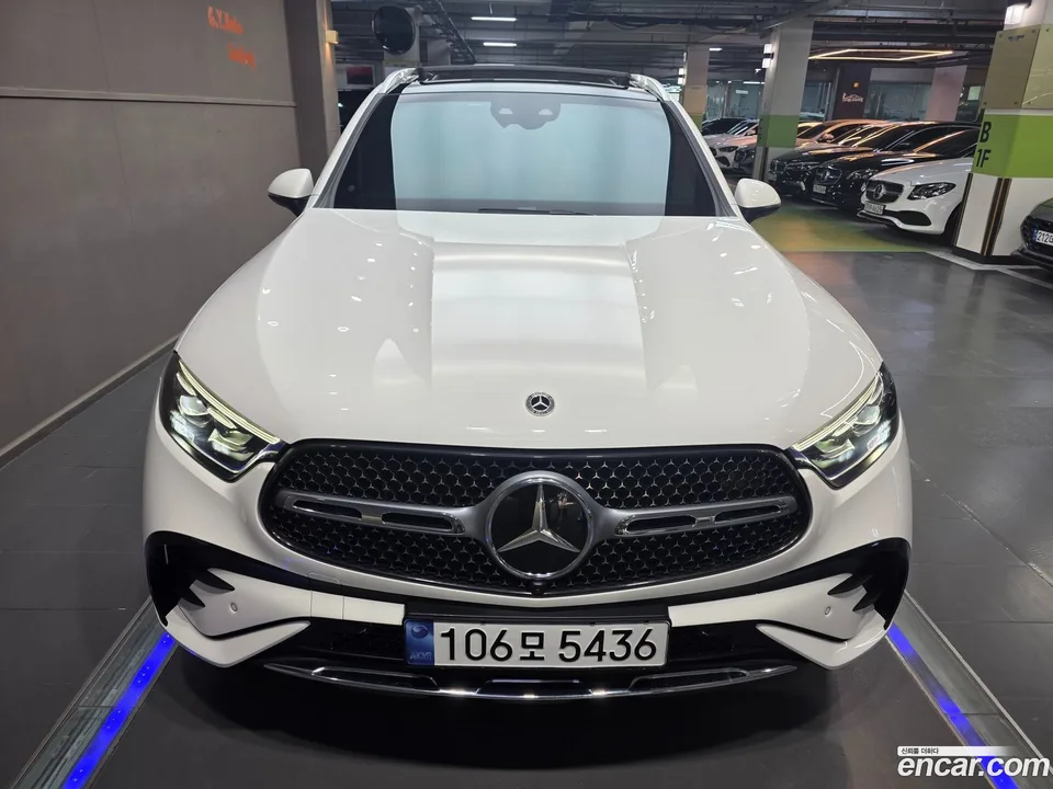 Mercedes-Benz GLC-Class GLC300 4MATIC AMG Line 2024 — миниатюра 3