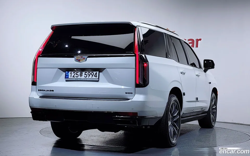 Cadillac Escalade 6.2 2022 — миниатюра 2