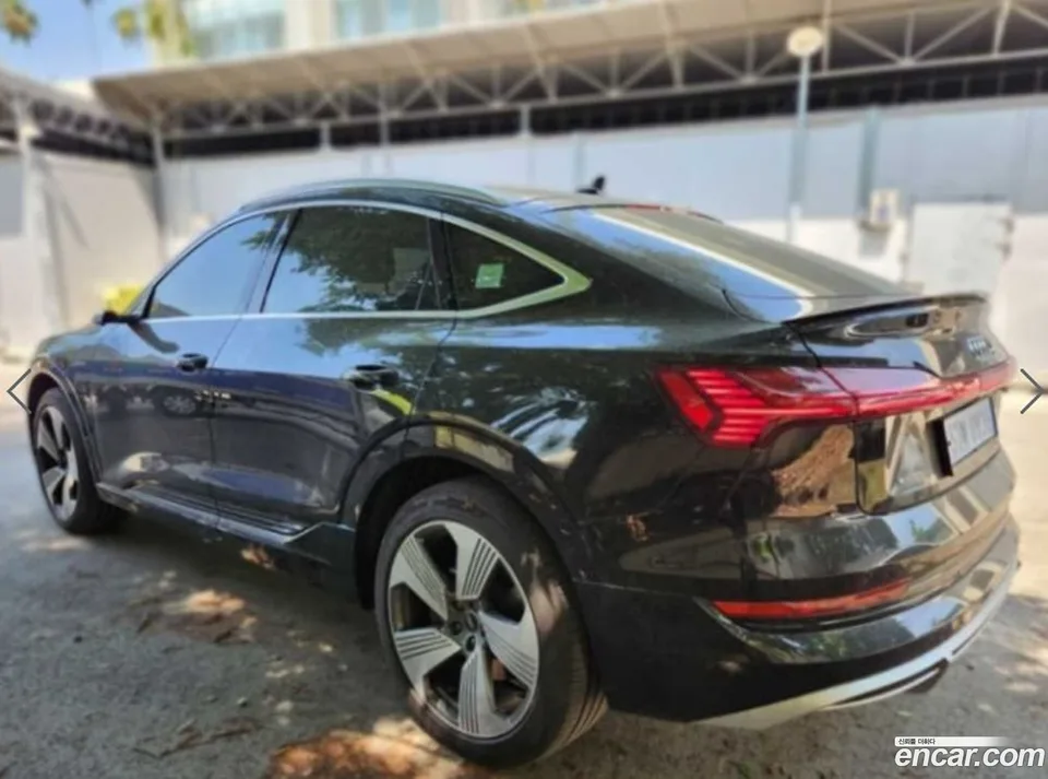 Audi e-tron 55 2022 — миниатюра 4