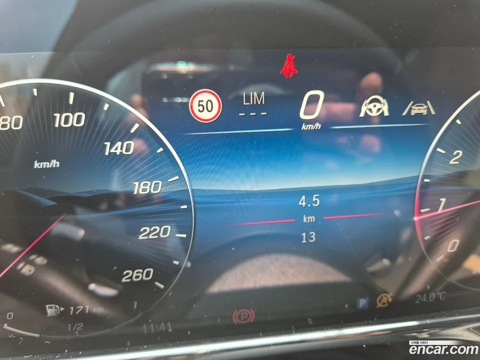 Mercedes-Benz E-Class E300 4MATIC AMG Line 2026 — миниатюра 2