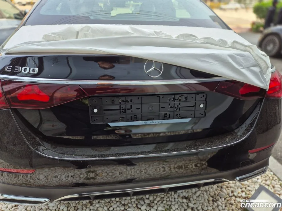 Mercedes-Benz E-Class E300 4MATIC AMG Line 2026 — миниатюра 3