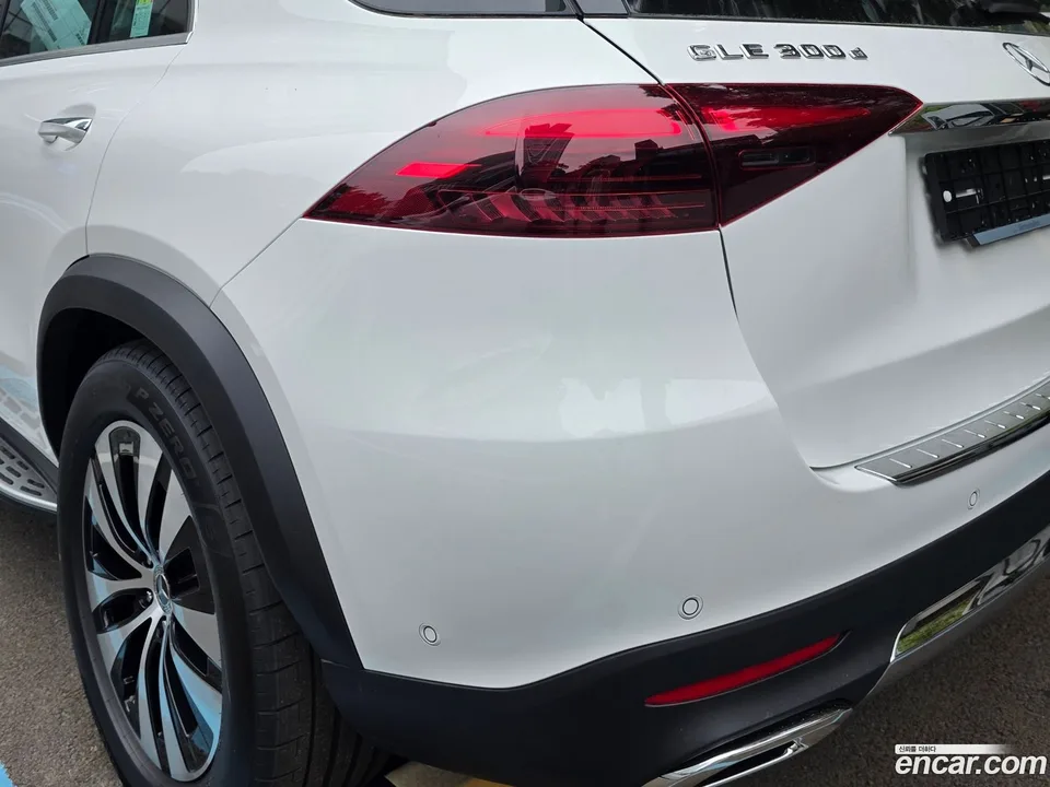 Mercedes-Benz GLE-Class GLE300d 4MATIC 2026 — миниатюра 3