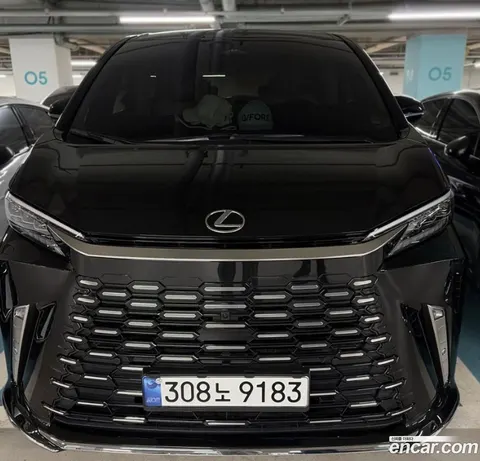 Lexus LM 2024 купить в Москве