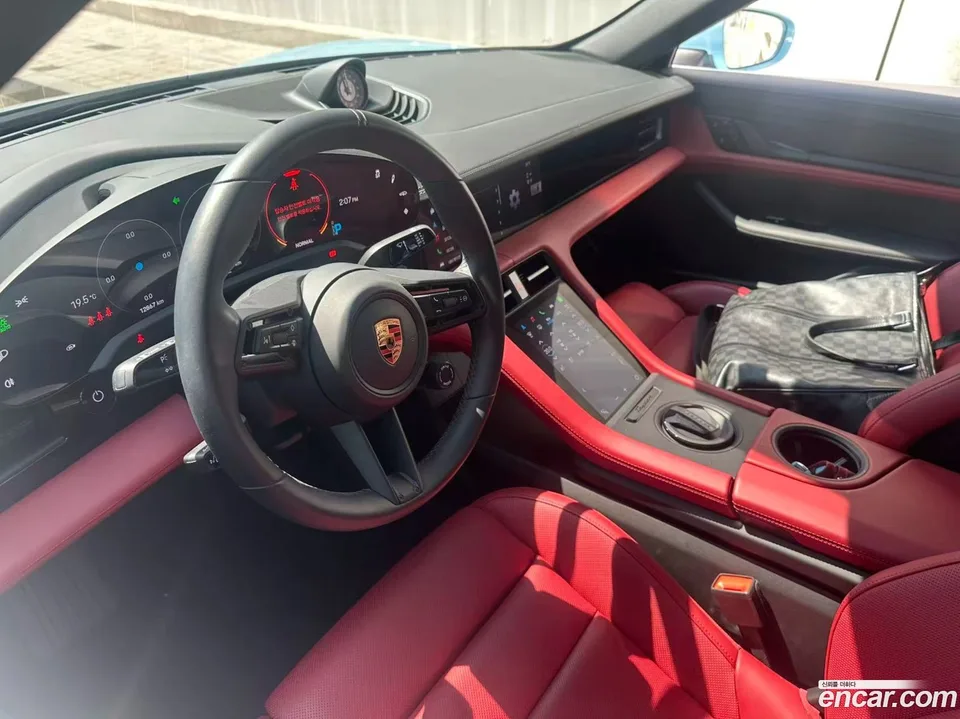 Porsche Taycan 4S 2023 — миниатюра 5
