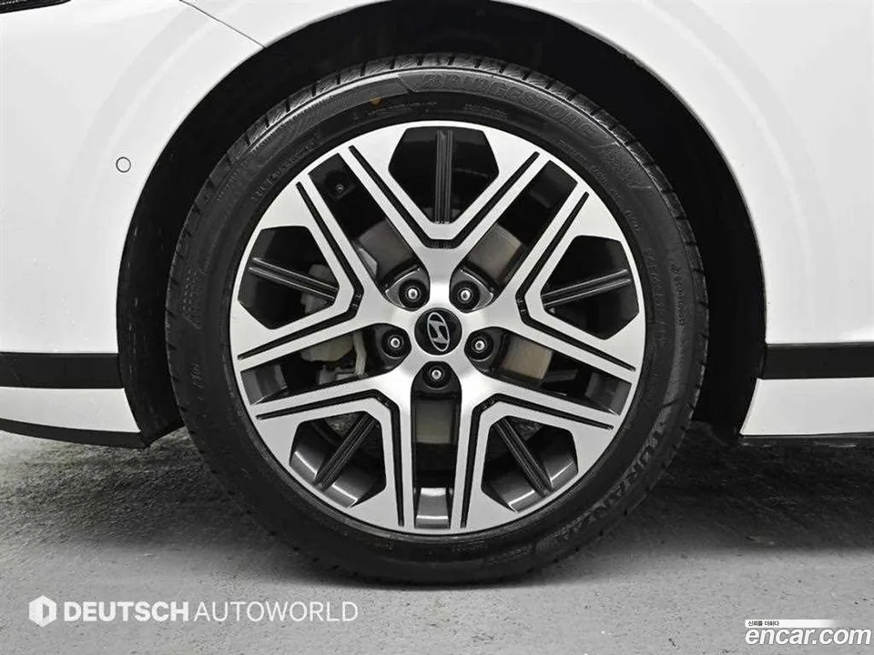 Hyundai Grandeur 2.5 2WD 2023 — миниатюра 2