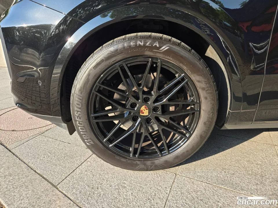 Porsche Cayenne 3.0 2024 — миниатюра 5