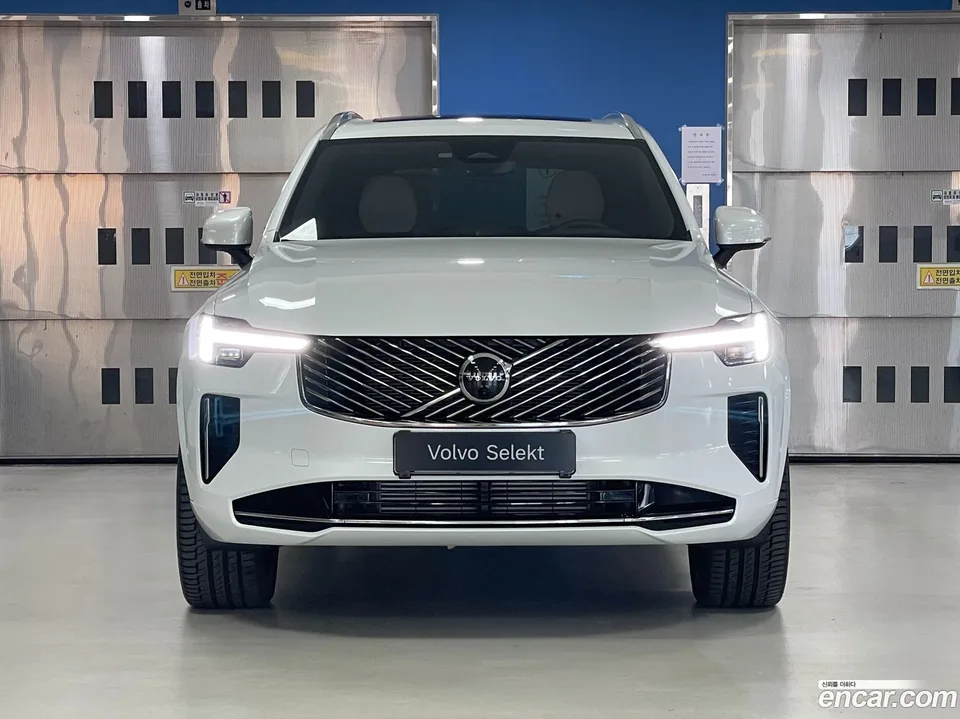 Volvo XC90 T8 2025 — миниатюра 3