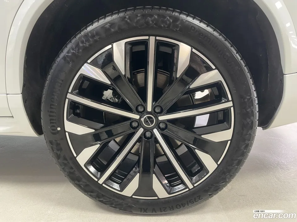 Volvo XC90 T8 2025 — миниатюра 5