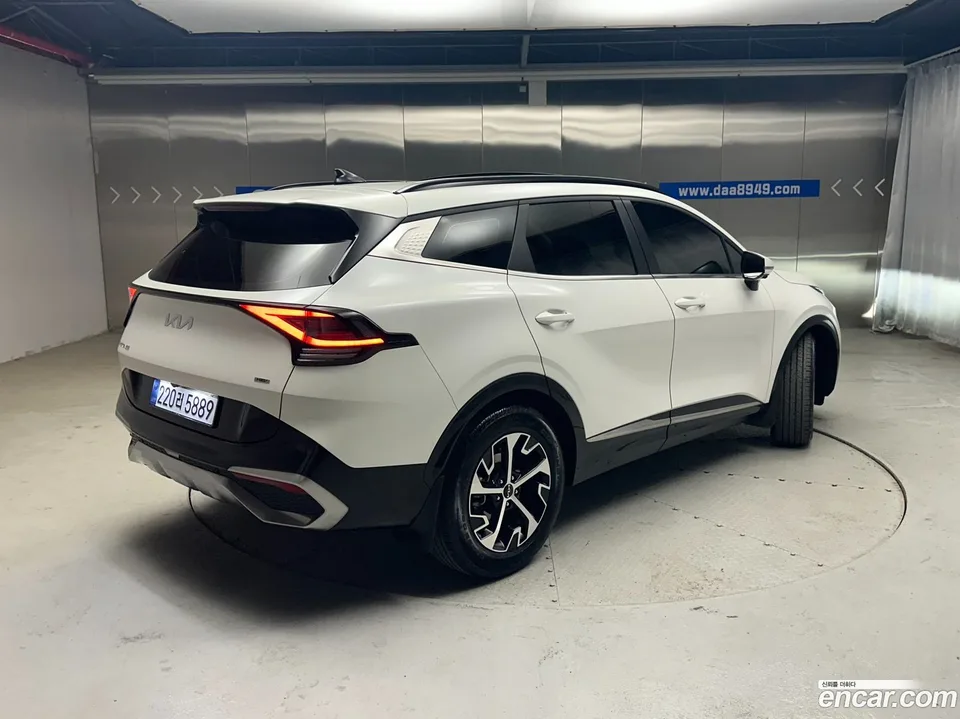 Kia Sportage Hybrid 2WD 2023 — миниатюра 5
