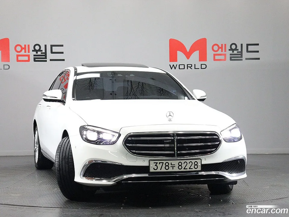 Mercedes-Benz E-Class E250 2022 — миниатюра 2