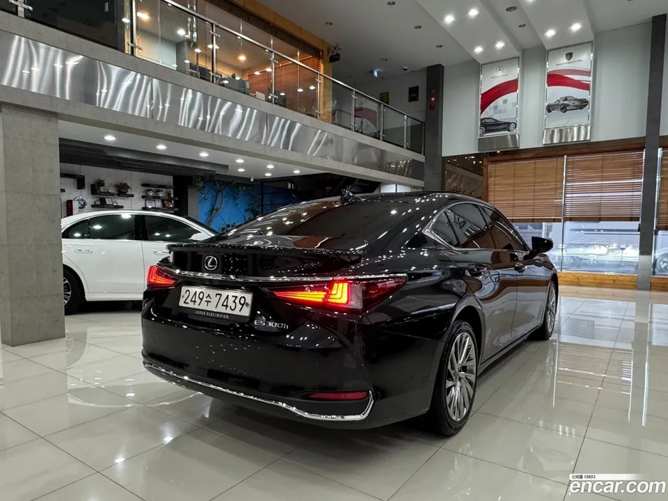 Lexus ES 300h 2024 — миниатюра 2