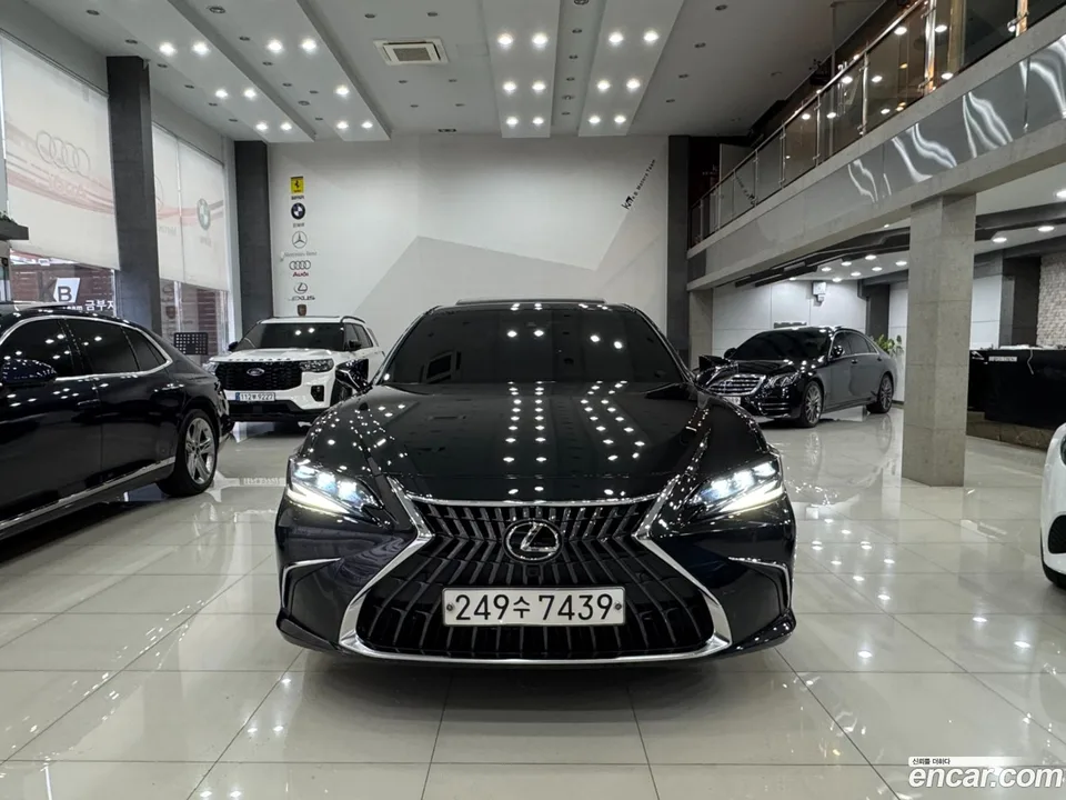 Lexus ES 300h 2024 — миниатюра 3