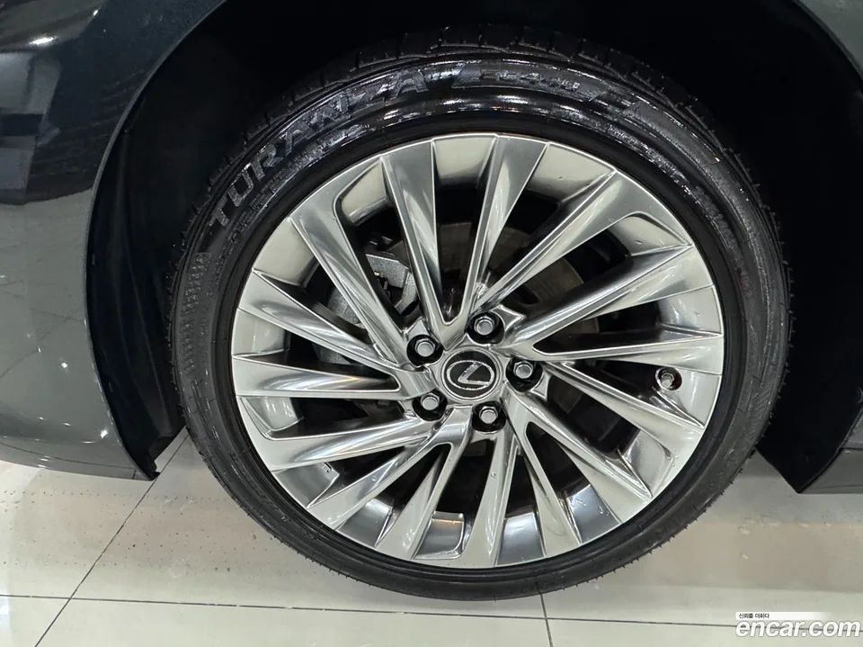 Lexus ES 300h 2024 — миниатюра 5
