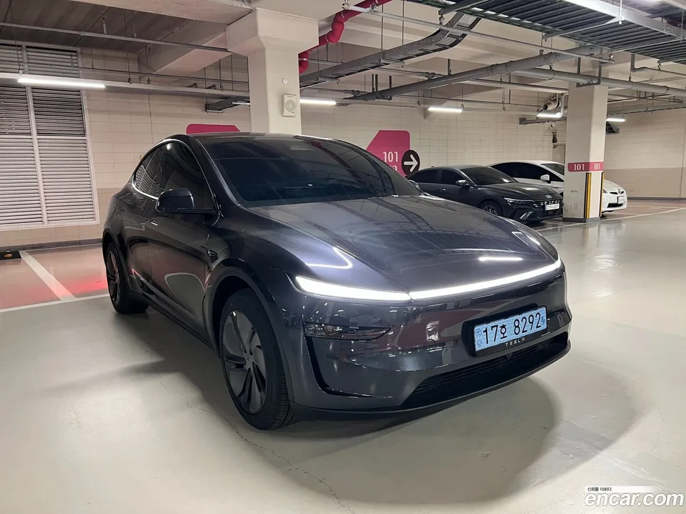 Tesla Model Y RWD 2026 — миниатюра 3
