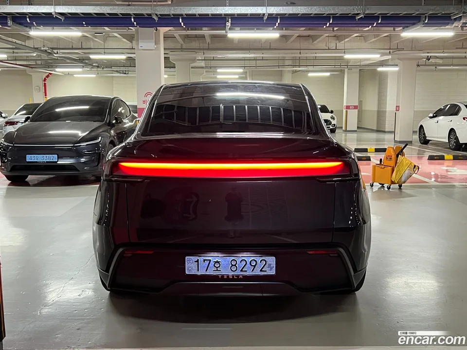 Tesla Model Y RWD 2026 — миниатюра 5