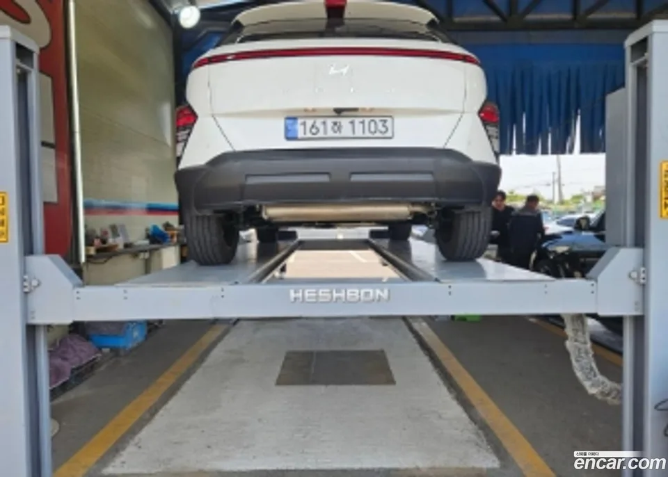 Hyundai Kona 2.0 2WD 2023 — миниатюра 2