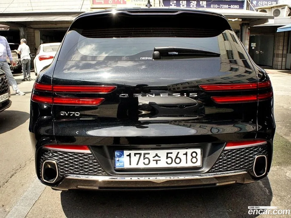 Genesis GV70 2.5T 2WD 2023 — миниатюра 4