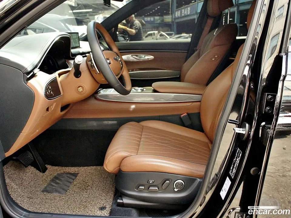 Genesis GV70 2.5T 2WD 2023 — миниатюра 5