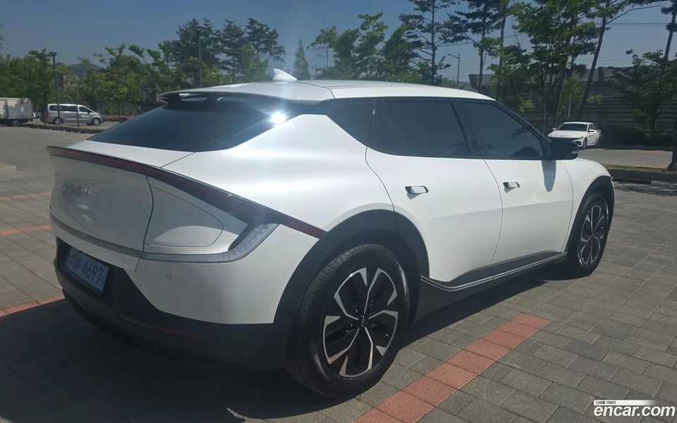 Kia EV6 2022 — миниатюра 2