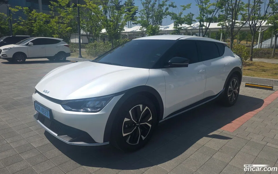 Kia EV6 2022 — фото 1, купить с доставкой в Москву