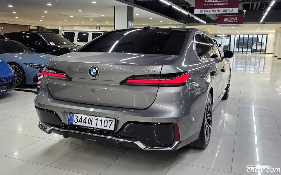BMW 7 Series 740i xDrive M 2025 — миниатюра 2