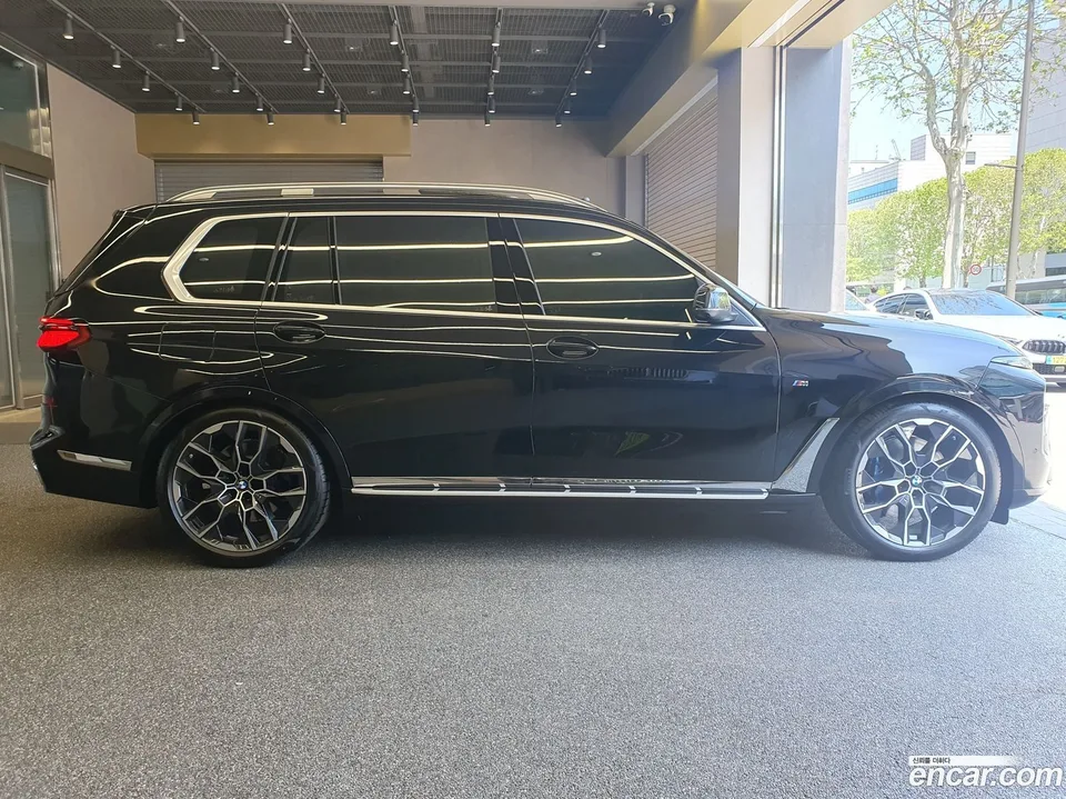 BMW X7 xDrive 40i M 6 2026 — миниатюра 5