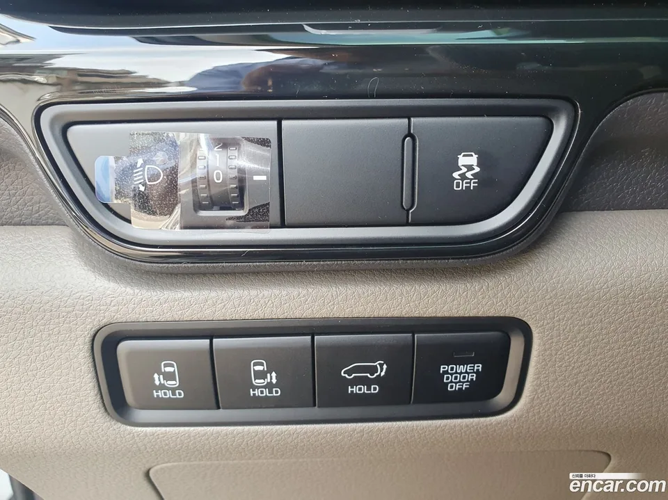 Kia Carnival HEV 9 X Line 2026 — миниатюра 4